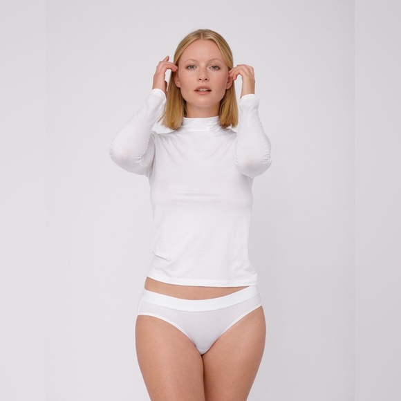 Organic Basics Tencel Lite Turtleneck - Picture 2 of 6